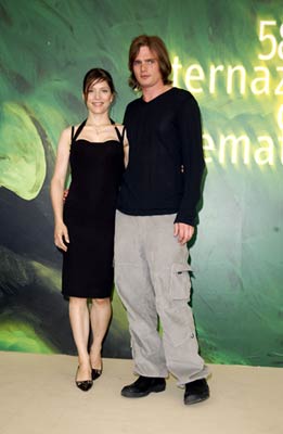 Melora Walters and Kris Park at event of Rain (2001)