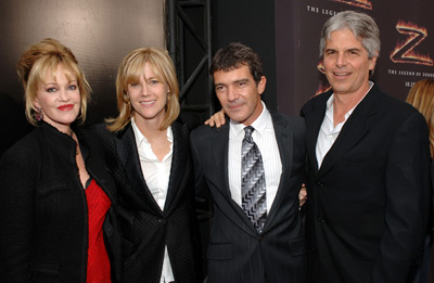 Antonio Banderas, Melanie Griffith, Laurie MacDonald and Walter F. Parkes at event of The Legend of Zorro (2005)