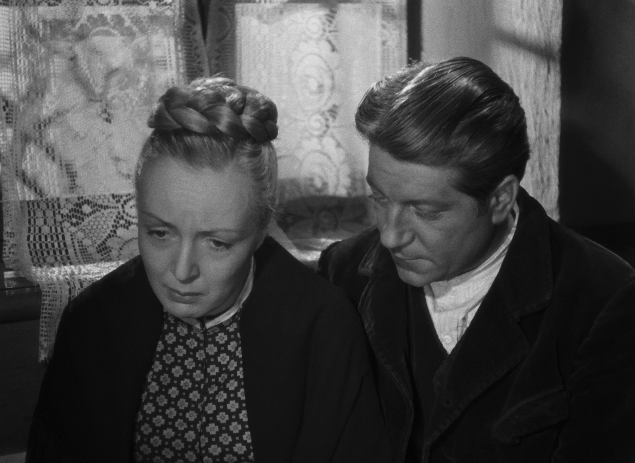 Still of Jean Gabin and Dita Parlo in La Grande Illusion (1937)