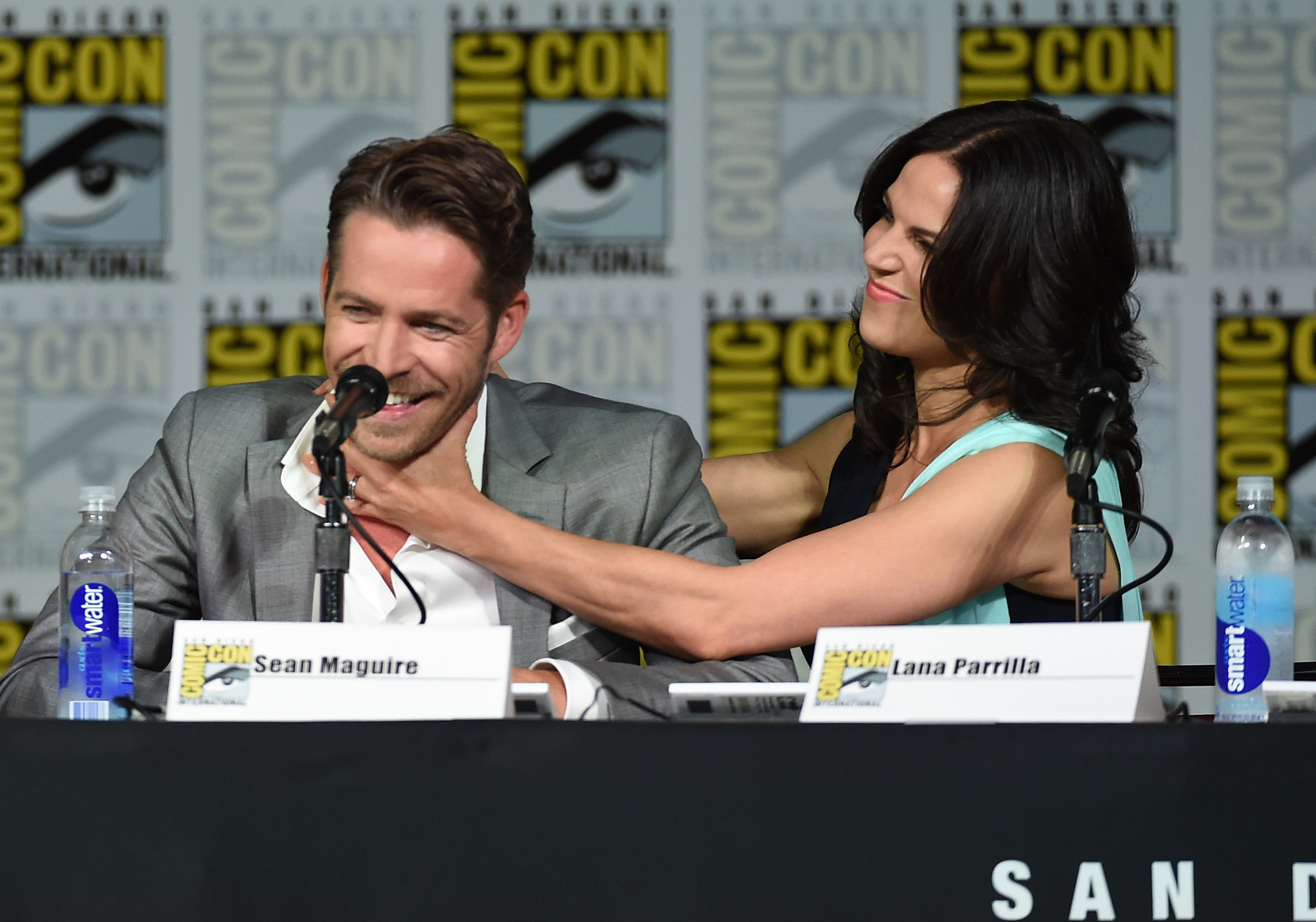 Sean Maguire and Lana Parrilla at event of Once Upon a Time (2011)