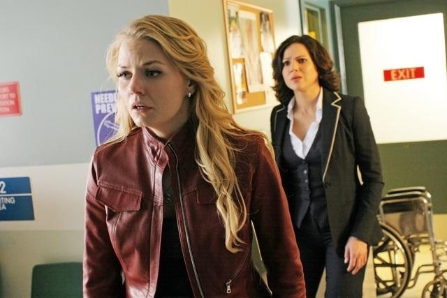 Still of Jennifer Morrison and Lana Parrilla in Once Upon a Time (2011)