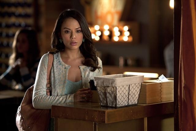 Still of Janel Parrish in Jaunosios melages (2010)