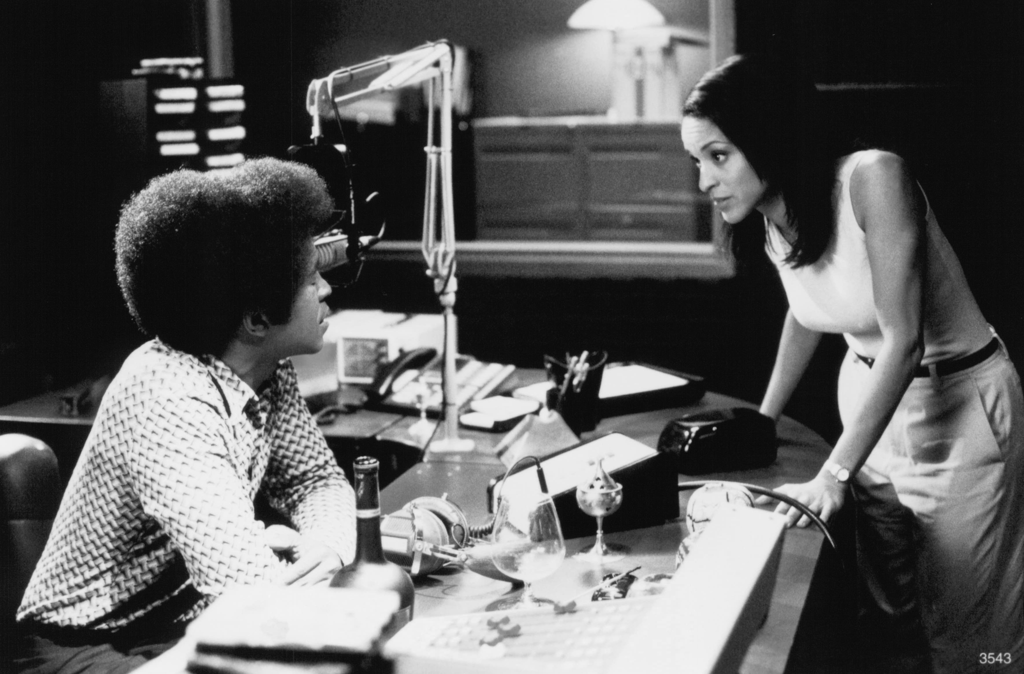 Still of Tim Meadows and Karyn Parsons in The Ladies Man (2000)