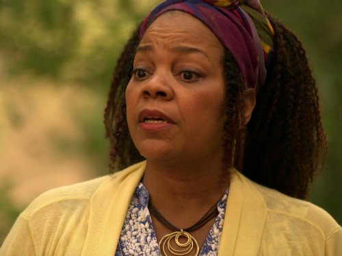 Still of Tonye Patano in Weeds (2005)