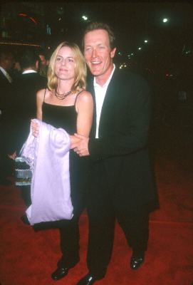 Robert Patrick and Barbara Patrick at event of Kovos klubas (1999)