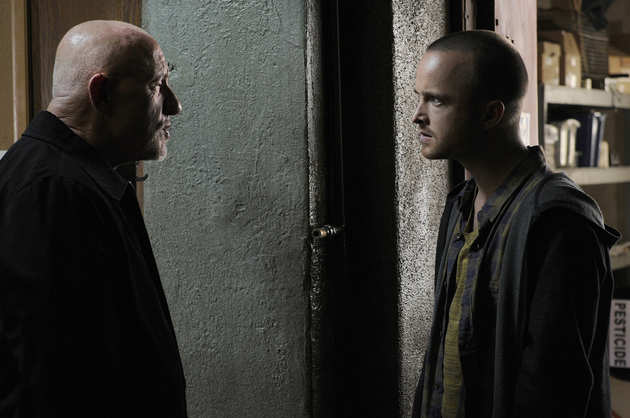 Still of Jonathan Banks and Aaron Paul in Brestantis blogis: Fifty-One (2012)