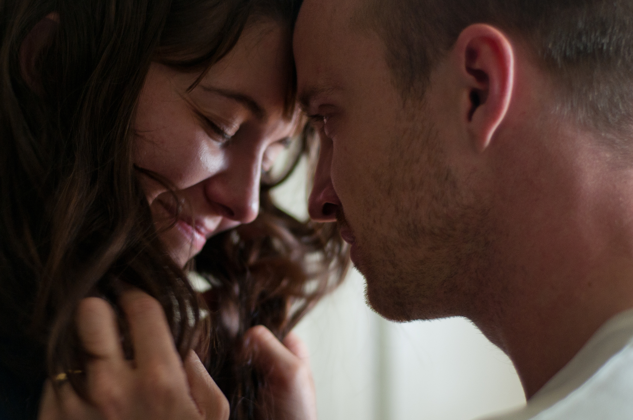 Still of Aaron Paul and Mary Elizabeth Winstead in Smashed (2012)