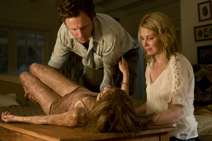 Still of Tony Goldwyn, Monica Potter and Sara Paxton in Paskutinis namas kaireje (2009)