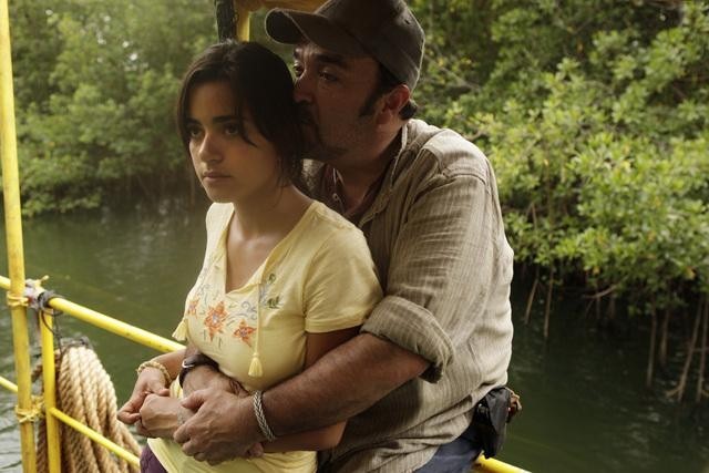 Still of Daniel Zacapa and Paulina Gaitan in The River (2012)