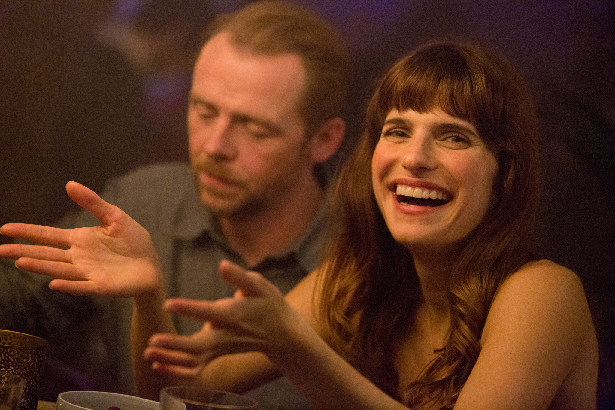 Still of Simon Pegg and Lake Bell in Pavogtas pasimatymas (2015)