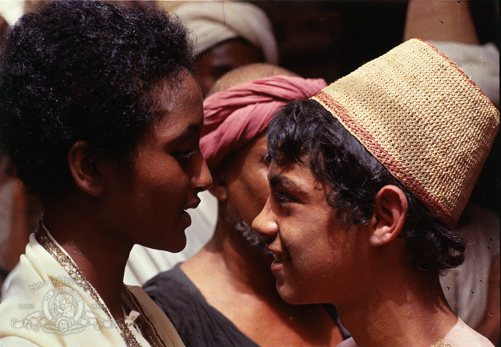 Still of Franco Merli and Ines Pellegrini in Il fiore delle mille e una notte (1974)