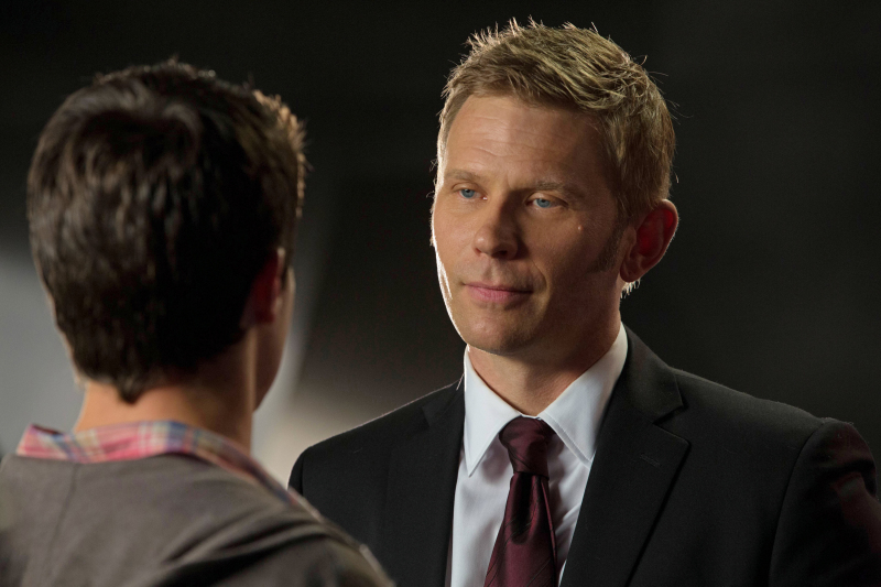 Mark Pellegrino and Robbie Amell in The Tomorrow People (2013)
