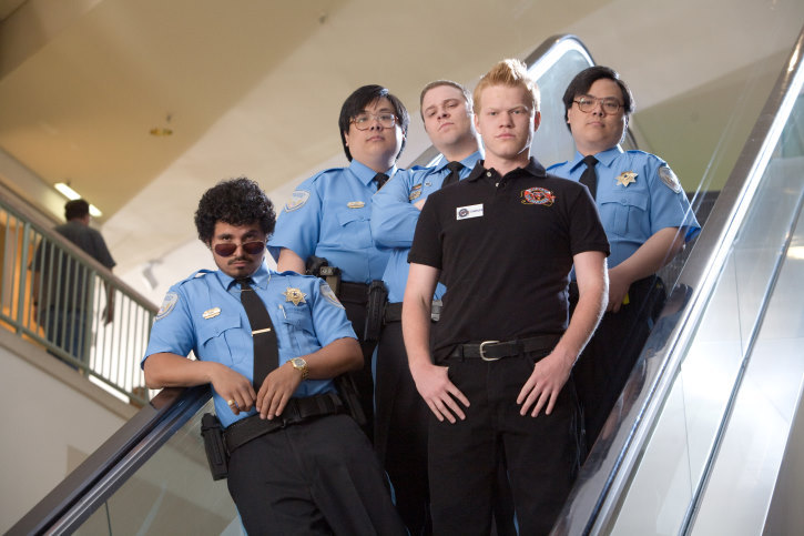 Still of Michael Peña, Jesse Plemons, Seth Rogen, John Yuan and Matt Yuan in Observe and Report (2009)