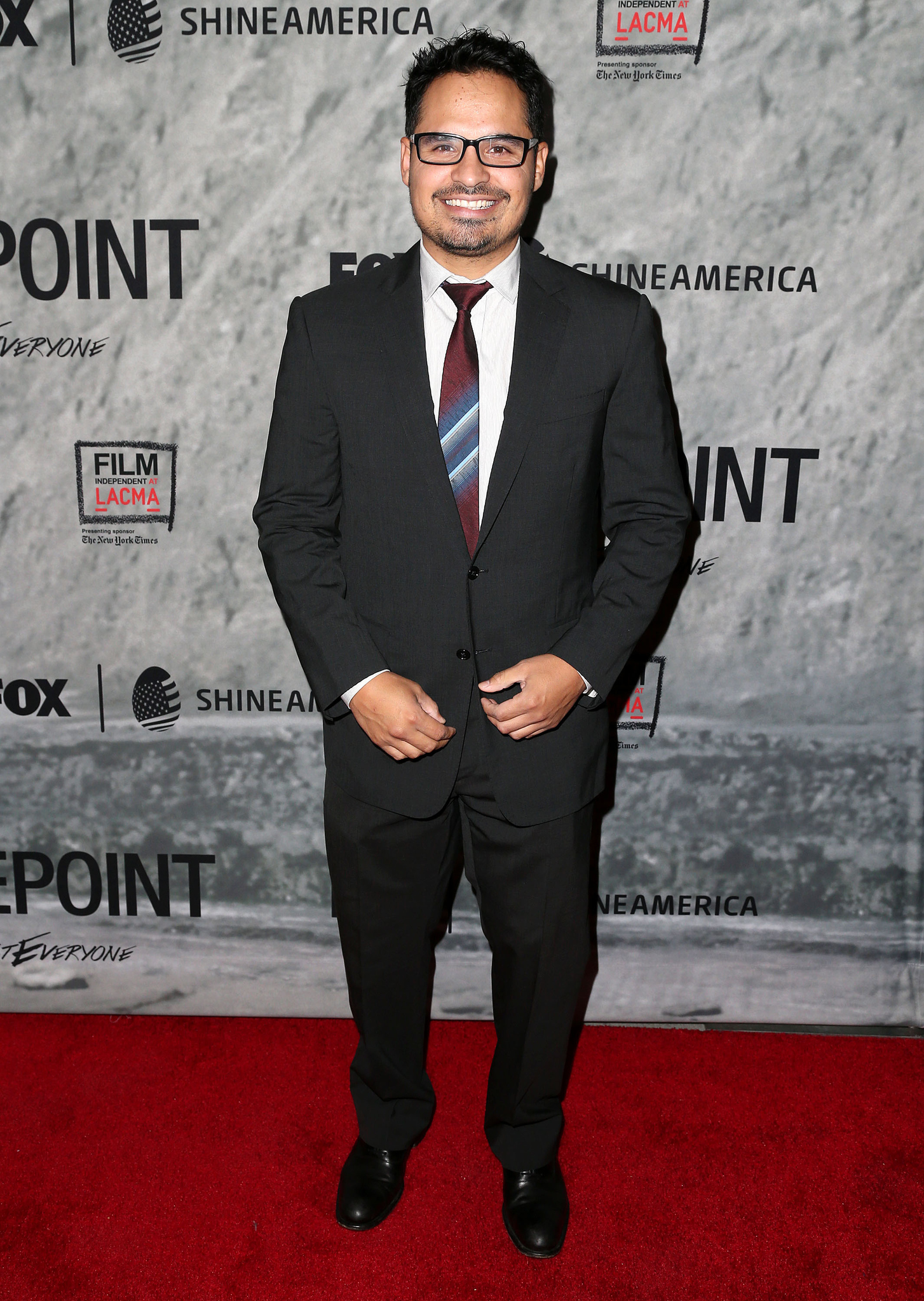 Michael Peña at event of Gracepoint (2014)