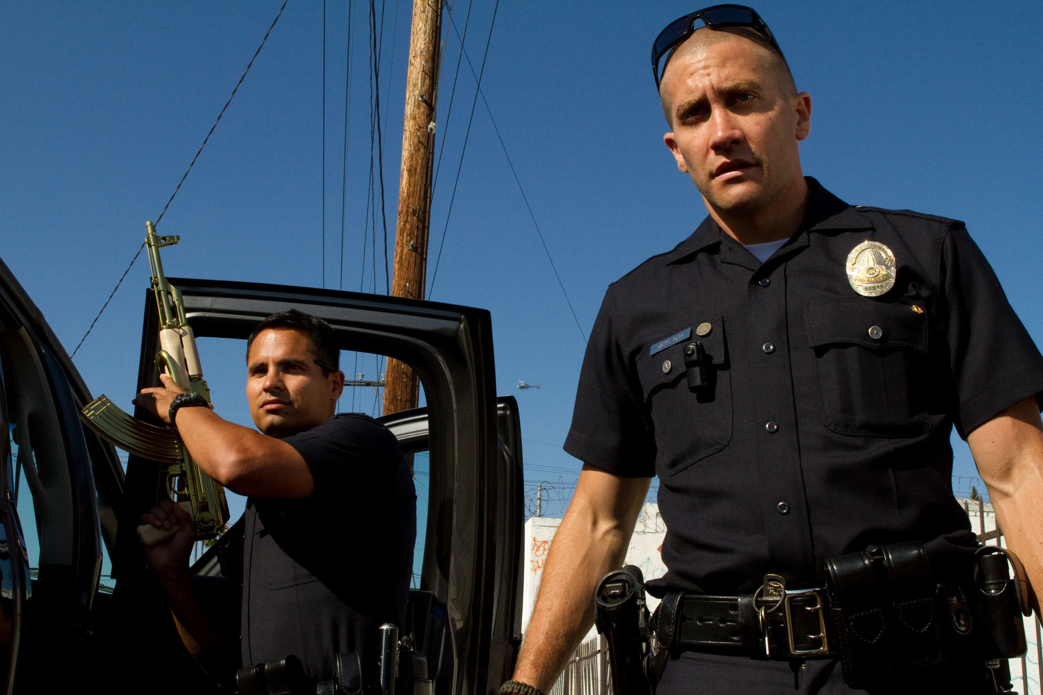 Still of Jake Gyllenhaal and Michael Peña in End of Watch (2012)