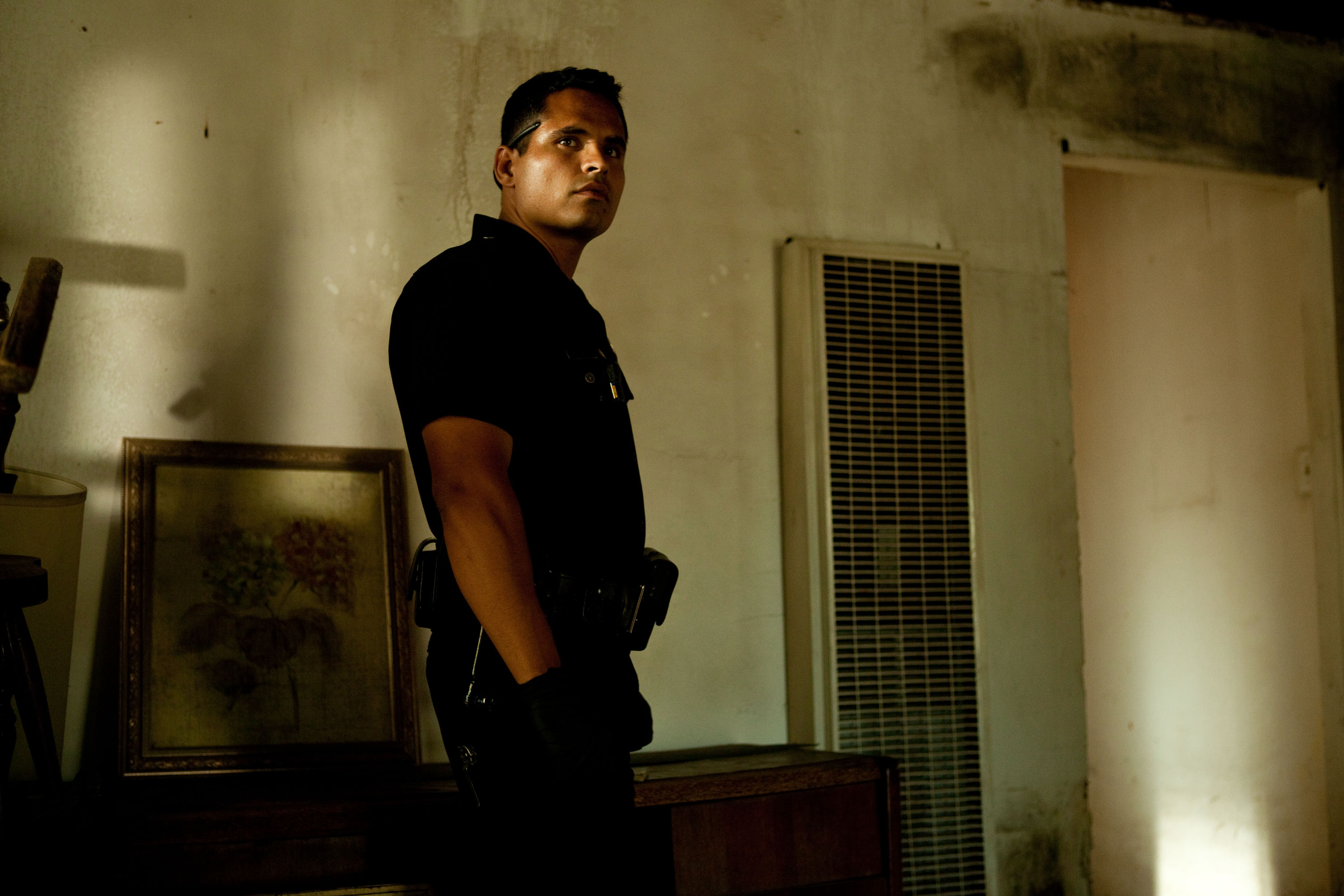Still of Michael Peña in End of Watch (2012)