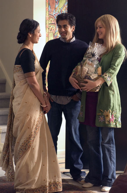 Still of Tabu, Jacinda Barrett and Kal Penn in The Namesake (2006)