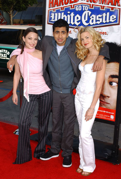 Kal Penn, Kate Kelton and Brooke D'Orsay at event of Harold & Kumar Go to White Castle (2004)