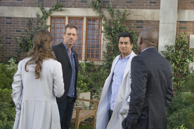 Still of Omar Epps, Hugh Laurie and Kal Penn in Hausas (2004)