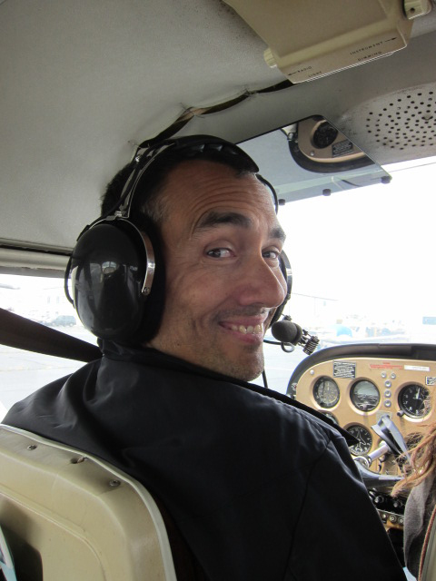 Vincent flying a Cessna 172 Skyhawk over Manhattan