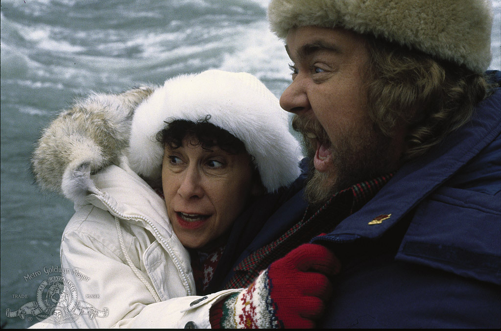 Still of John Candy and Rhea Perlman in Canadian Bacon (1995)