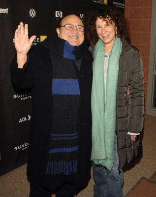Danny DeVito and Rhea Perlman at event of The Good Night (2007)