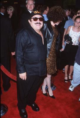 Danny DeVito and Rhea Perlman at event of Out of Sight (1998)