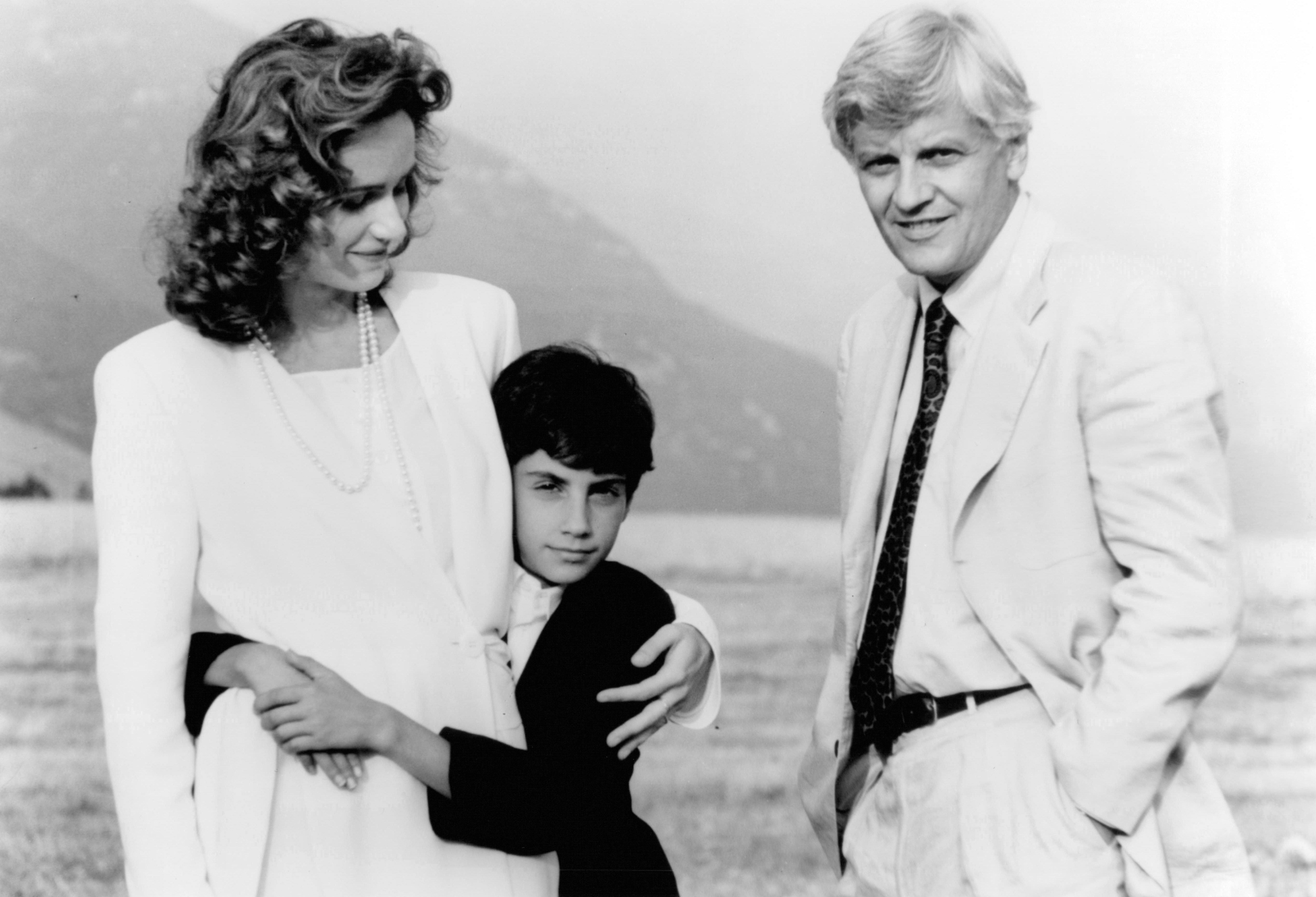 Still of Manuel Colao, Francesca Neri and Jacques Perrin in La corsa dell'innocente (1992)