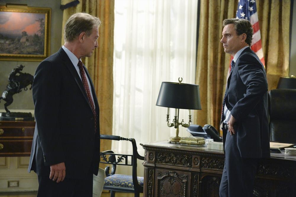 Still of Tony Goldwyn and Jeff Perry in Scandal (2012)