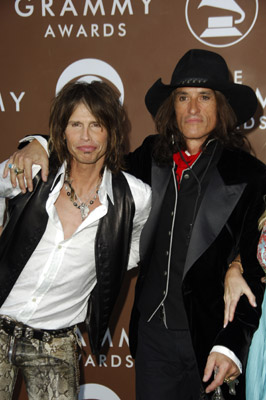 Joe Perry and Steven Tyler at event of The 48th Annual Grammy Awards (2006)