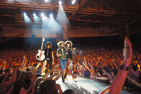 Linda (CHRISTINA MILIAN) performs with Aerosmith rockers STEVEN TYLER (right) and JOE PERRY in MGM Pictures' comedy BE COOL.