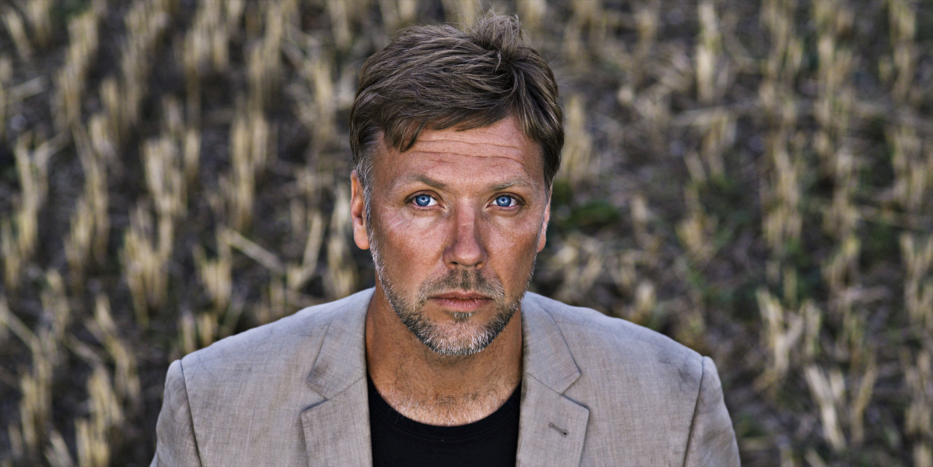 Mikael Persbrandt in Hævnen (2010)