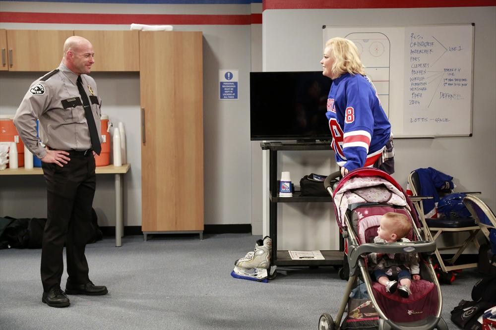 Still of Melissa Peterman and Brad Lee Wind in Baby Daddy (2012)
