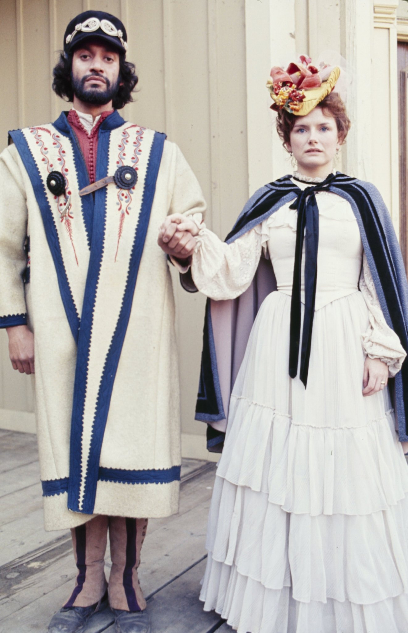 Still of Kelly Jean Peters and Gregory Sierra in Kung Fu: The Stone (1973)