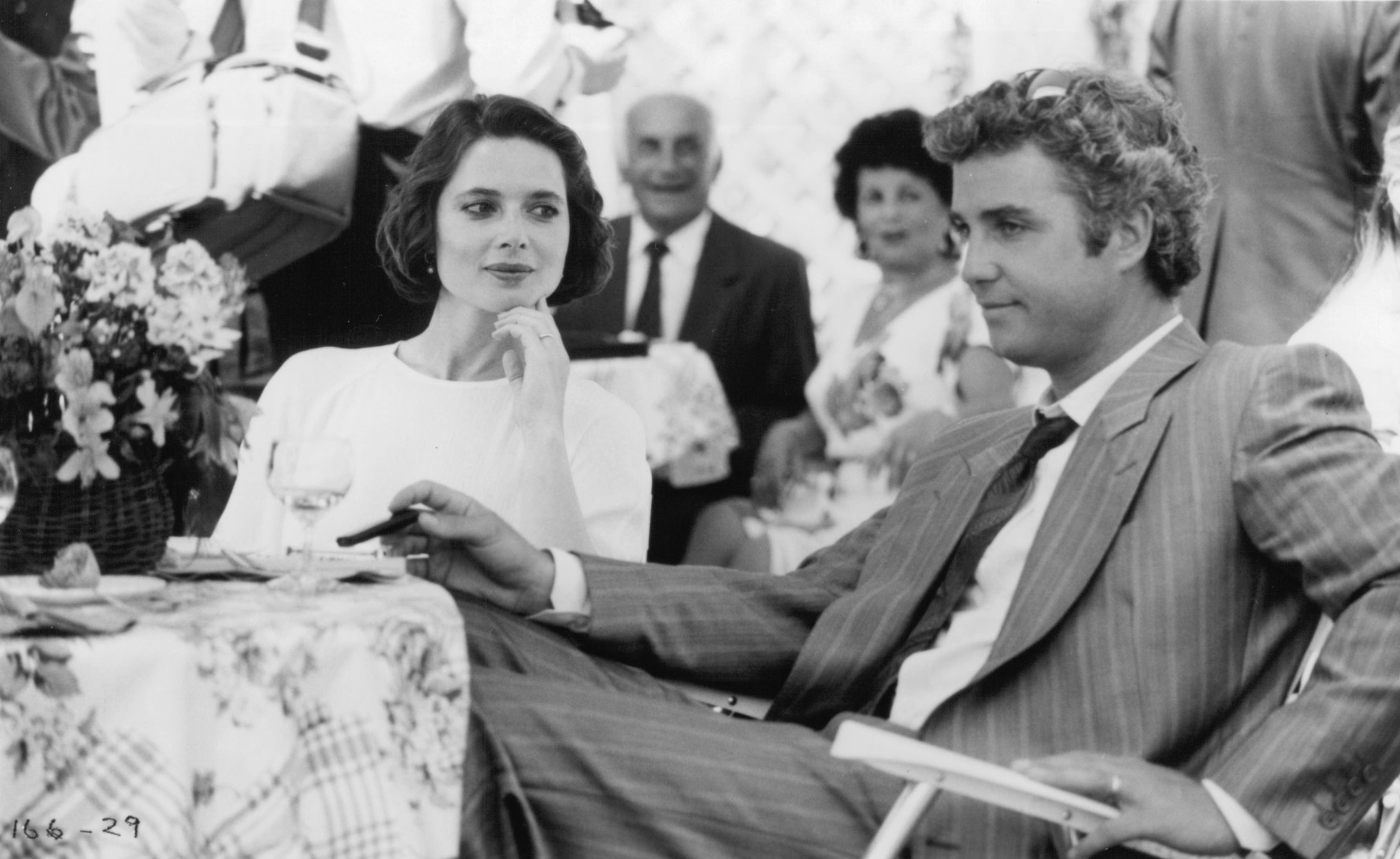 Still of Isabella Rossellini and William Petersen in Cousins (1989)