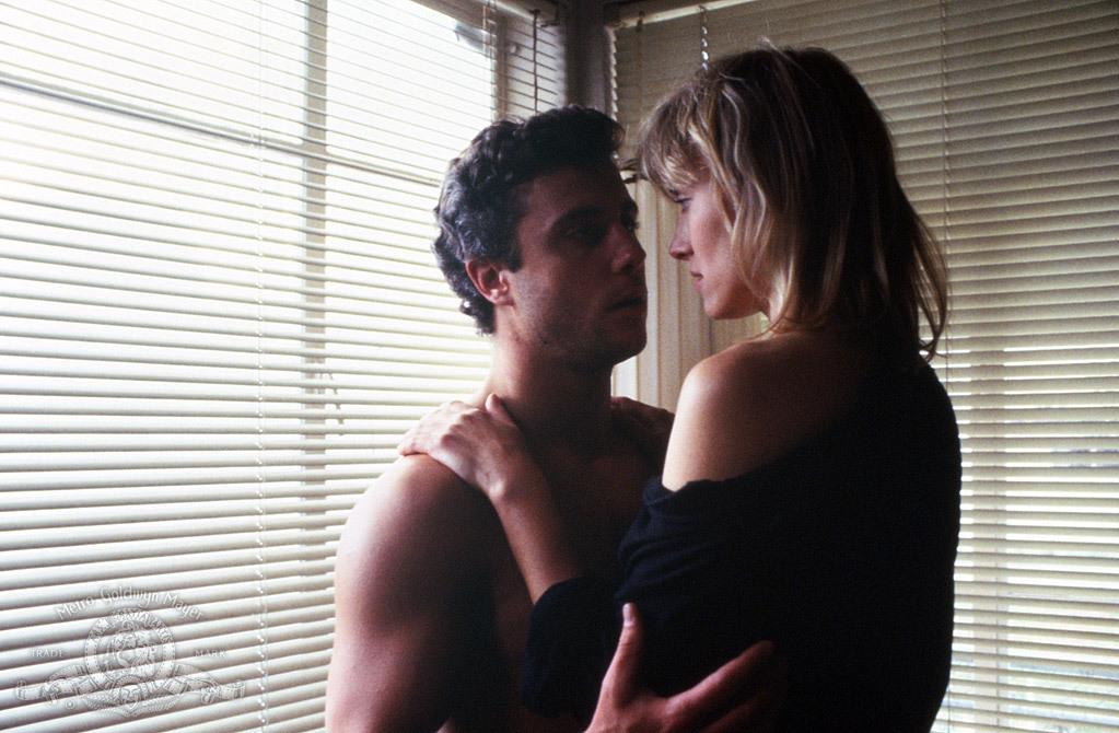 Still of Darlanne Fluegel and William Petersen in To Live and Die in L.A. (1985)