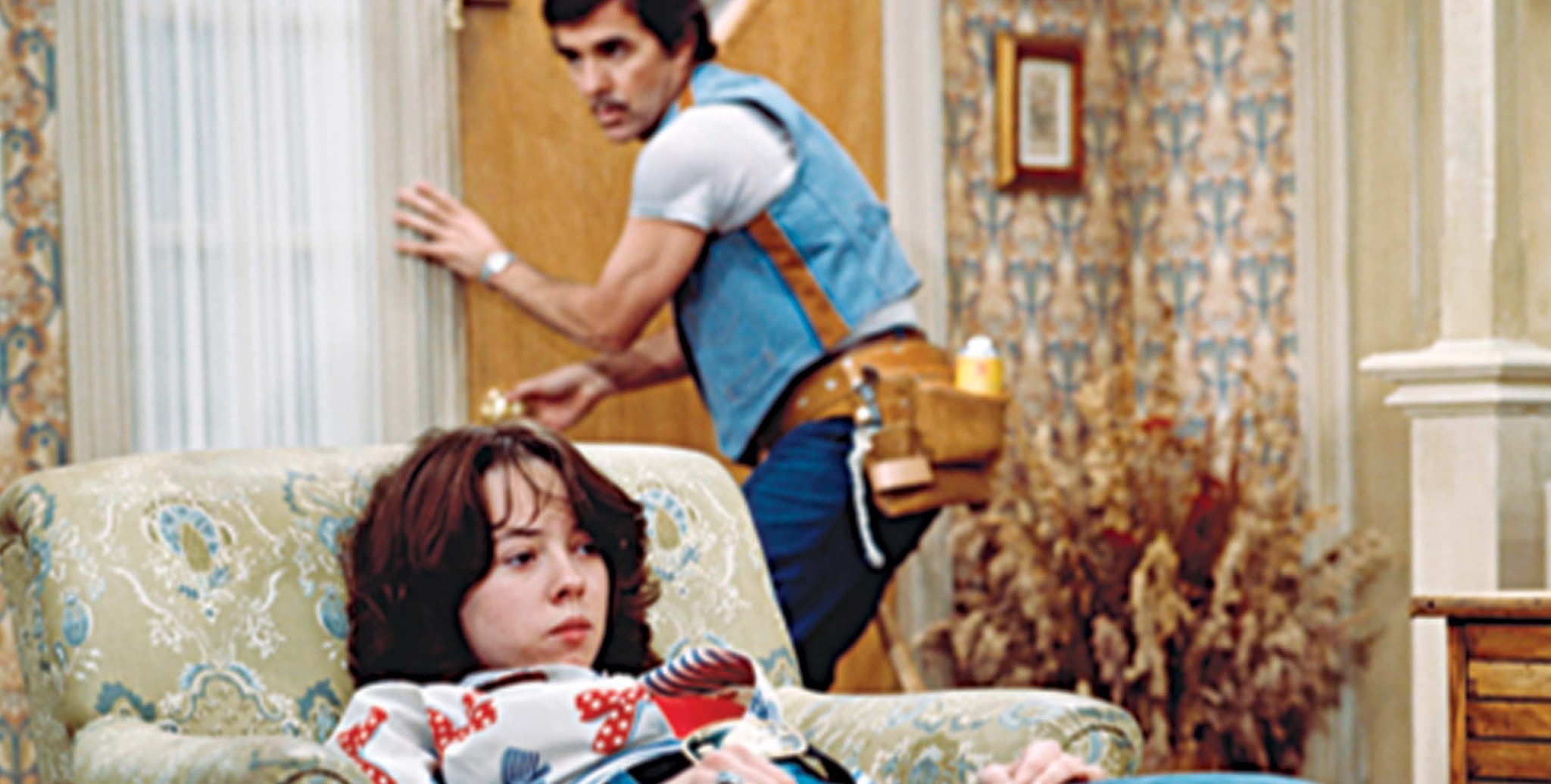 Still of Pat Harrington Jr. and Mackenzie Phillips in One Day at a Time (1975)