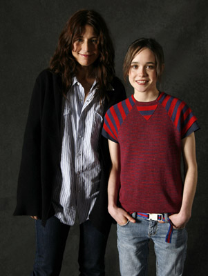 Catherine Keener and Ellen Page at event of An American Crime (2007)