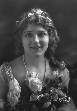 Mary Pickford, c. 1920.