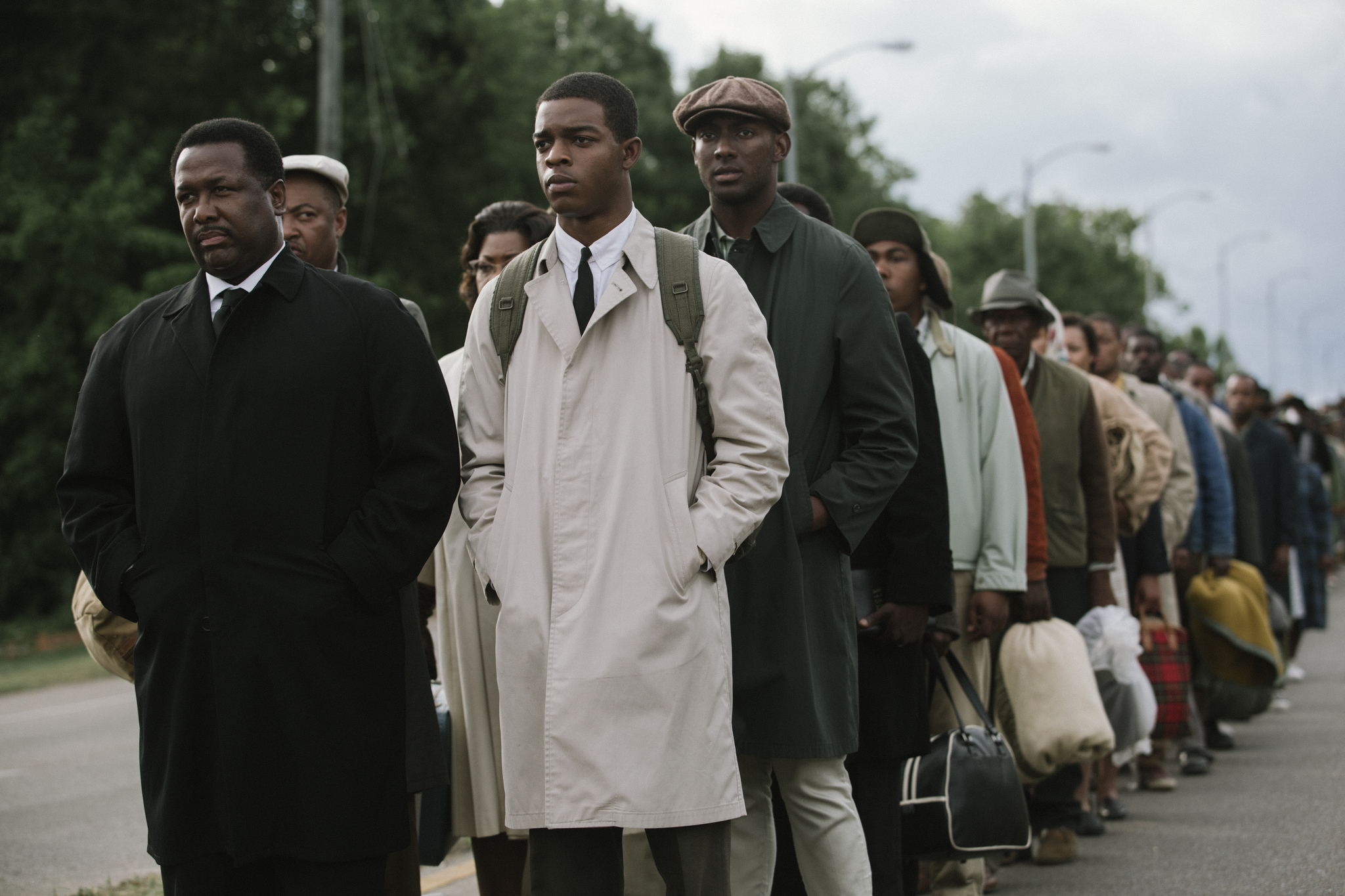 Still of Wendell Pierce and Stephan James in Selma (2014)