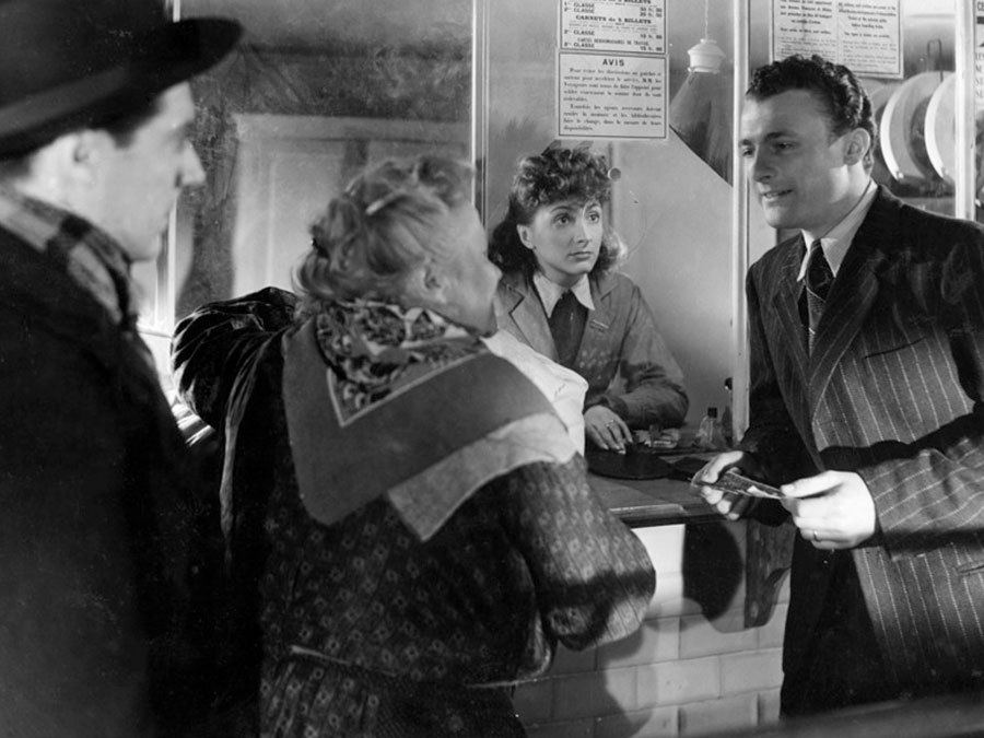 Still of Claire Mafféi and Roger Pigaut in Antoine et Antoinette (1947)