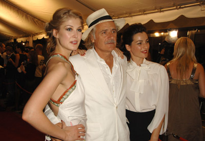 Rosamund Pike, Rade Serbedzija and Ayelet Zurer at event of Fugitive Pieces (2007)