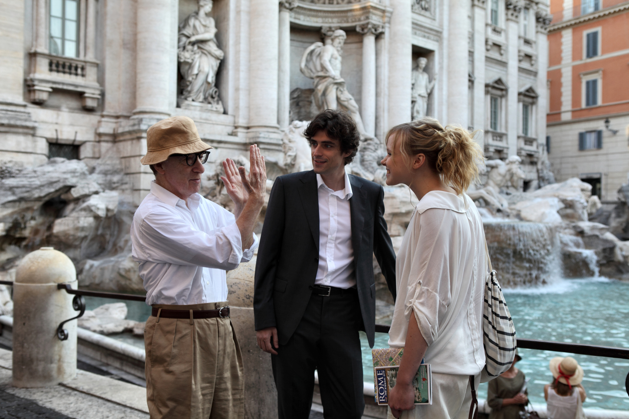 Still of Woody Allen, Alison Pill and Flavio Parenti in I Roma su meile (2012)