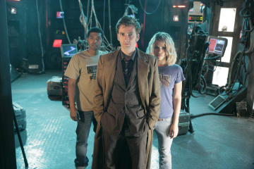 Still of Noel Clarke, Billie Piper and David Tennant in Doctor Who (2005)