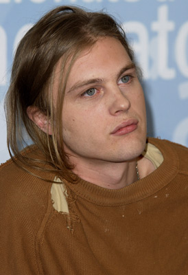 Michael Pitt at event of The Dreamers (2003)