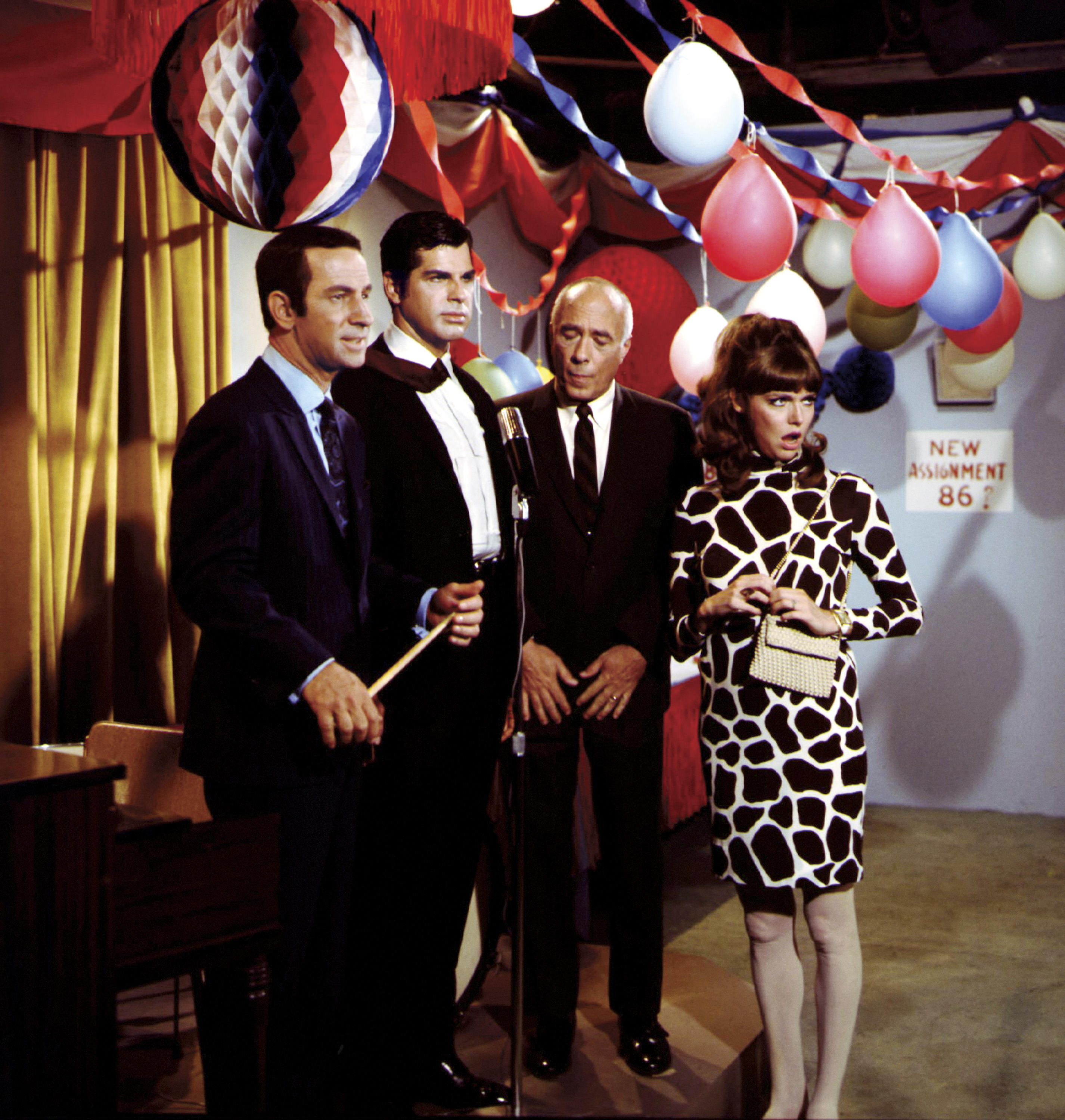 Still of Don Adams, Barbara Feldon, Richard Gautier and Edward Platt in Get Smart (1965)