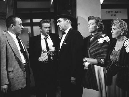 James Dean, Jim Backus, Edward Platt, and Ann Doran in 