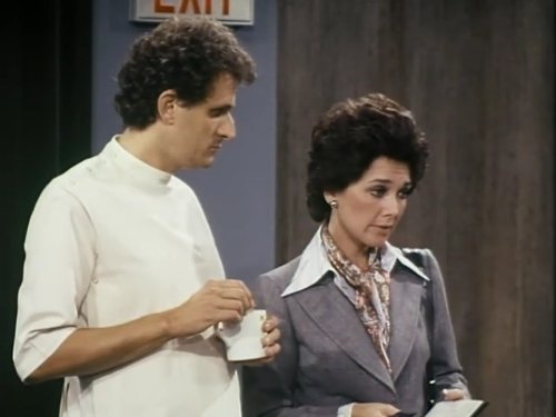 Still of Peter Bonerz and Suzanne Pleshette in The Bob Newhart Show (1972)