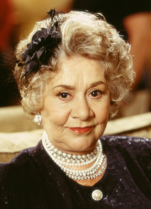 Joan Plowright in Bringing Down the House (2003)