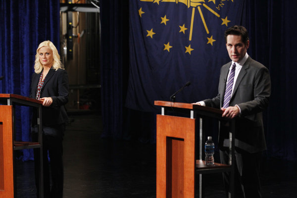 Still of Amy Poehler and Paul Rudd in Parks and Recreation (2009)
